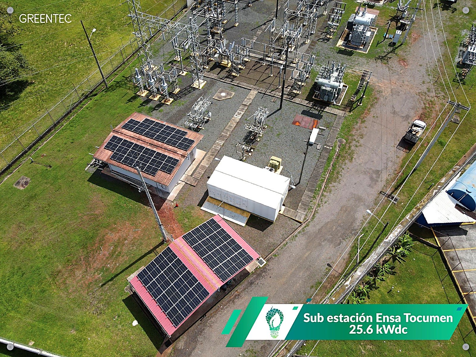 Sistema solar con estructura tipo carport en la subestación de ENSA en Tocumén